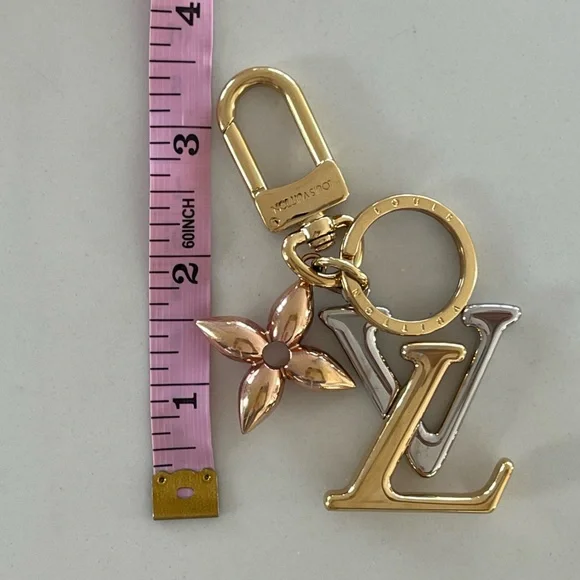 Louis Vuitton Facettes & New Wave Bag Charm Multi-Logo Key Holder Tri-Color - Picture 8 of 10